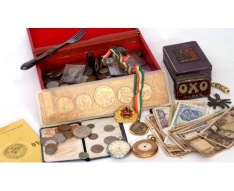 Box of post-war International coinage, bank notes and Russian commemorative coins