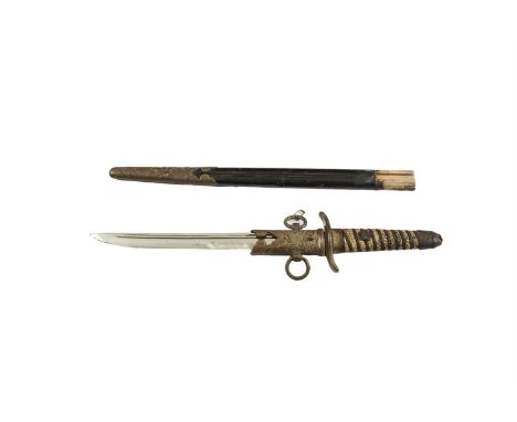 A JAPANESE WWII NAVY OFFICERS DIRK, with single edge, single fuller blade, 8 (20cm) on a wire bound fish skin grip, in brass 