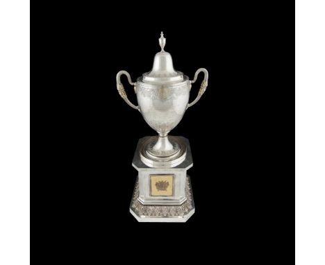 COLLOONEY PRESENTATION CUPA GEORGE III IRISH SILVER AND SILVER-GILT TWO-HANDLED PRESENTATION CUP AND COVER TO ‘THE HEROES OF 