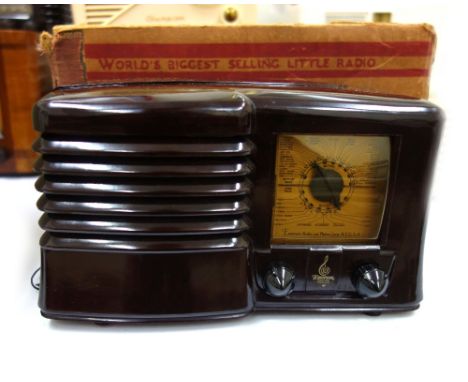 A mixed lot of valve and transistor radios, including an Emerson valve radio, model CU274-LW in original box, a Philips type 