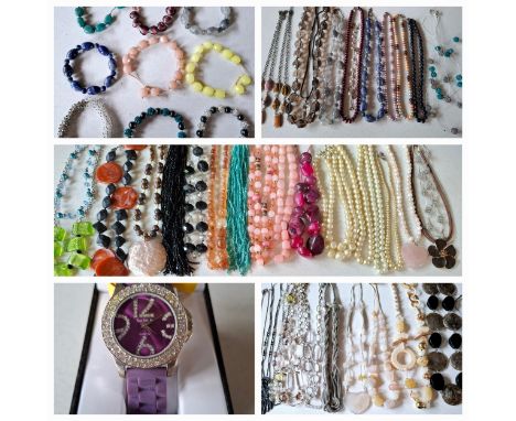 A quantity of vintage semi-precious stone bead necklaces and bracelets to include agate, simulated pearl necklaces, High Stre