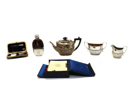 Silver and other items, comprising a silver hip flask with matched cup, by Mappin and Webb, Sheffield 1894, and London 1894 (