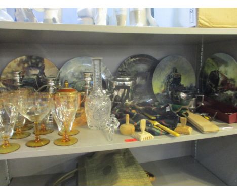 Silver plated items, vintage glass, ceramics and treen, together with five Wedgwood collectors plates depicting trains 