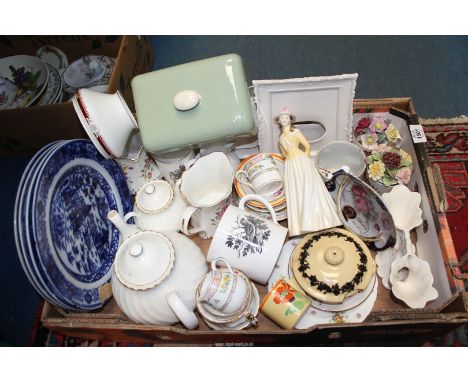 A quantity of china to include: Wedgwood "Gold Chelsea" tea pot, sucrier and jug, thimbles, coronation mugs, etc.