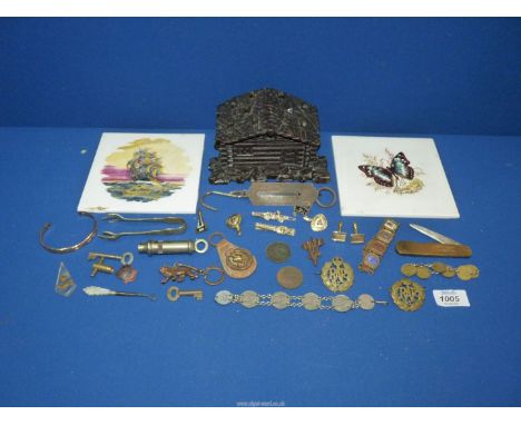A small quantity of miscellaneous to include: Black Forest trinket box, bracelets of French coins, two tiles by Hereford Tile