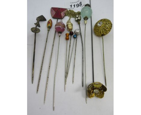 9ct Gold acorn pendant on 9ct gold chain, together with a small quantity of various stick pins