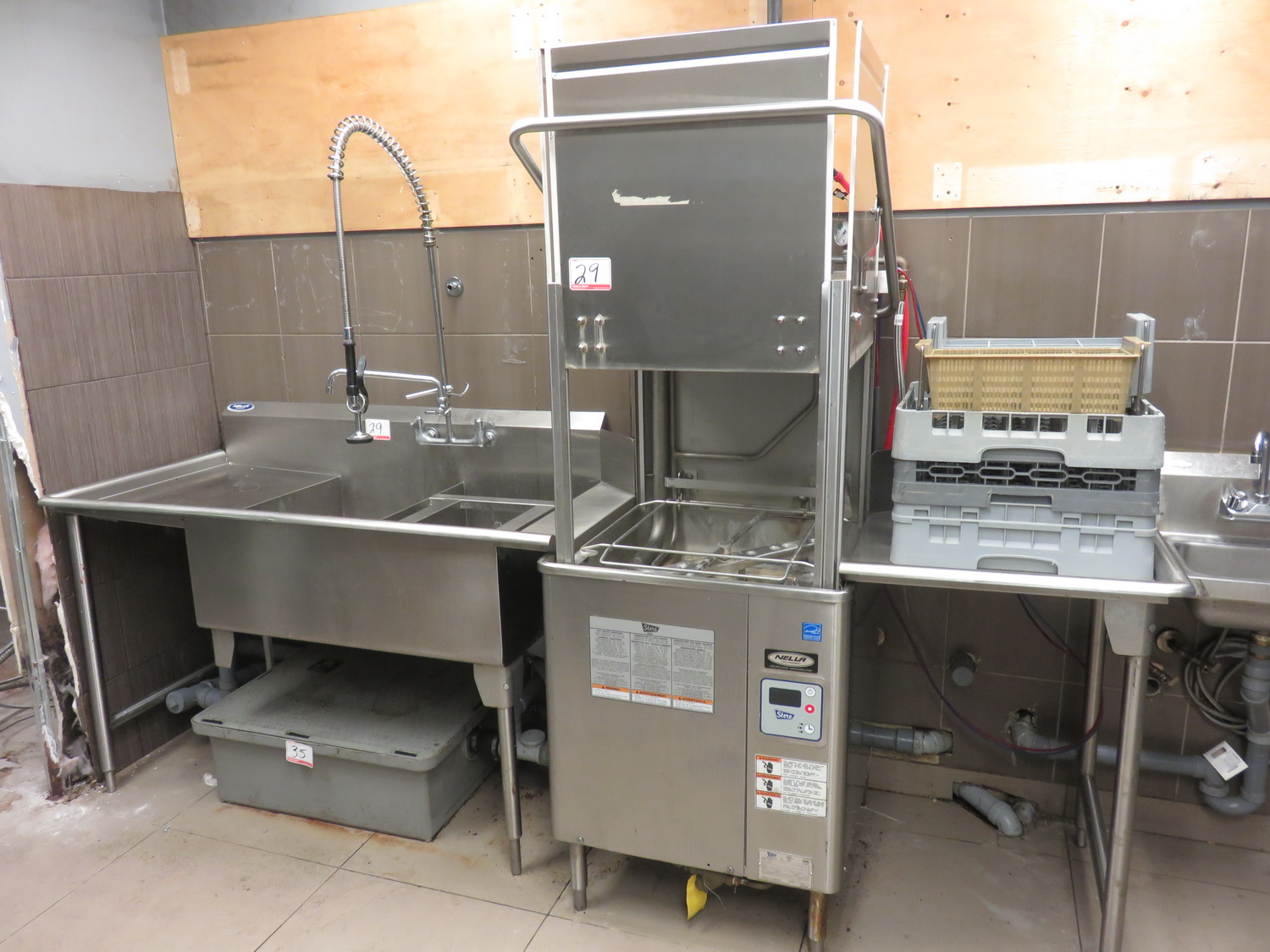 HOBARTSTERO SD3 COMMERCIAL DOORTYPE DISHWASHER W/ BUILTIN HIGH