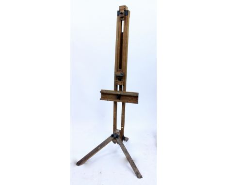 A WINDSOR NEWTON RADIAL ARTISTS EASEL  adjustable height 