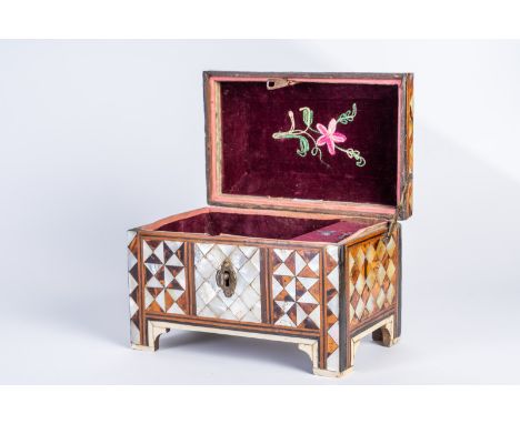 Islamic Art. An Ottoman tortoise shell and mother of pearl inlaid wooden casket  Ottoman empire, 19th century . Cm 25,00 x 19