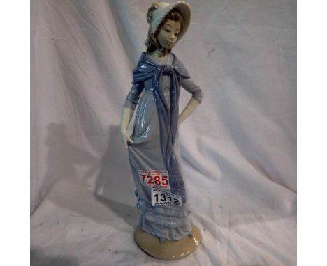 Nao lady figurine, H: 30 cm. Not available for in-house P&amp;P