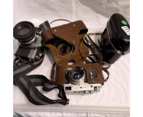 Vintage Praktica LTL camera and a cased vintage Printiflex camera. Not available for in-house P&amp;P 