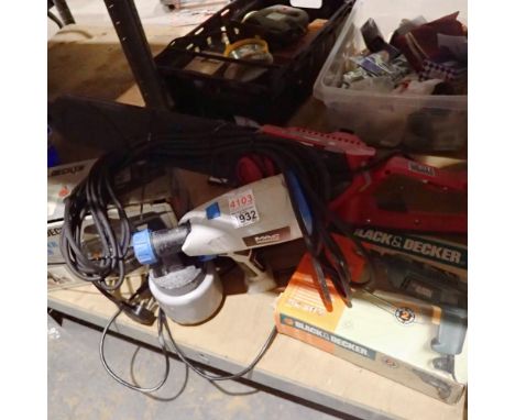 Mixed tools, including a MacAllister paint sprayer (full of grey paint). All electrical items in this lot have been PAT teste