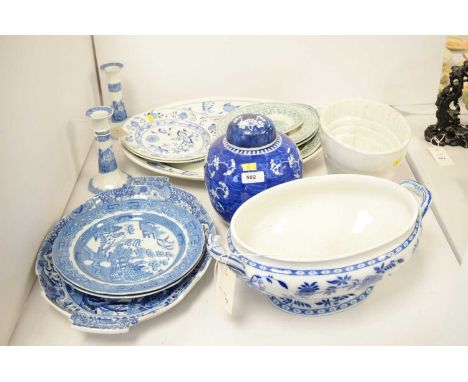 An assorted selection of blue and white ceramics, including: a blue and white Chinese lidded ginger jar, 21cms high; a pair o