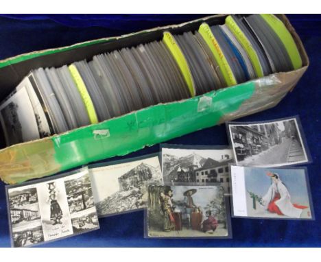 Postcards, Foreign selection, various ages, vintage to modern with cards from Iraq, Iran, Italy, & Japan inc. ethnic, views, 