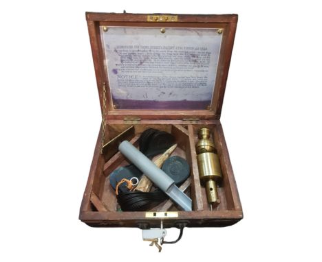 BUSSY'S GYRO PIGEON.  COMPLETE BOXED SET.  DATING FROM CIRCA 1870.  THE FIRST SUCCESSFUL DESIGN OF AN INANIMATE TARGET SYSTEM
