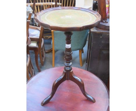 20th CENTURY TRIPOD WINE TABLE 