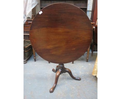 NINETEENTH CENTURY MAHOGANY TILT TOP CIRCULAR TABLE ON TRIPOD SUPPORTS 