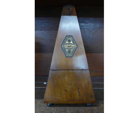 A French Maelzel metronome, registered mark 481-175 