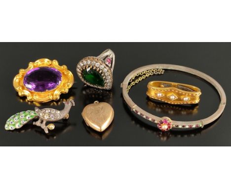 Schmuck-Konvolut, 6 Teile, bestehend aus einer Brosche mit großem violettem Schmuckstein, 36x28mm, einem kleinen Herz-Anhänge