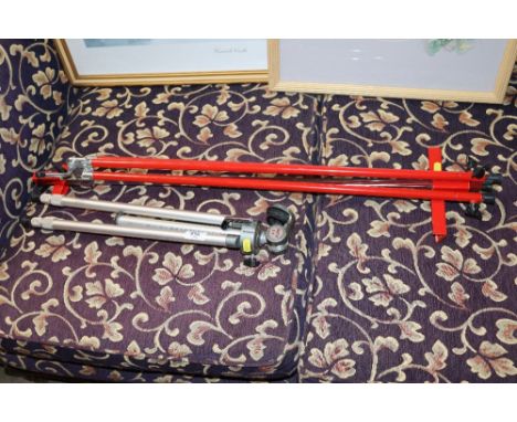 A Topman tripod and metal artist easel 