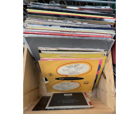 A mixed box of vinyl LPs to include Van Morrison, Billy Joel, Motown, Bob Dylan, Fats Waller, Joe Jackson, 12 inch singles, m