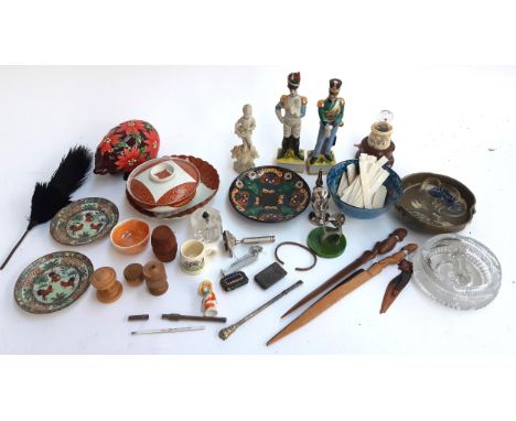 A mixed lot to include a small quantity of treen items, Art Deco metal cat figurine, Carlton orange lustre tea cup, D'orlan b