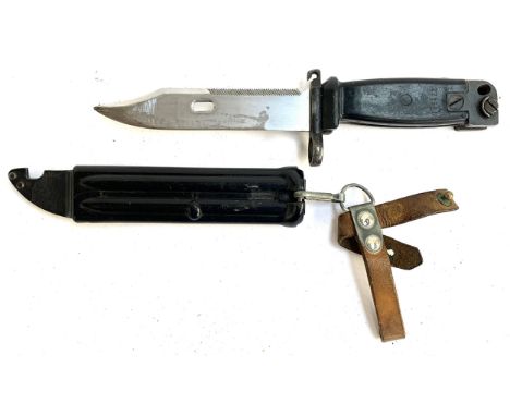 An army survival dagger/bayonet, hilt and scabbard marked 179422, blade length 15cm 