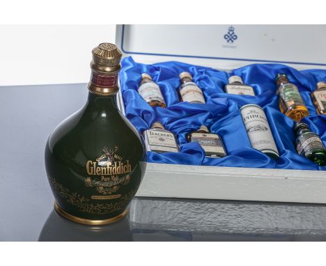 GLENFIDDICH SPECIAL OLD RESERVE
Single Malt Scotch Whisky. 750ml, 40% volume, in green Spode ceramic flagon. 
ALLIED DISTILLE