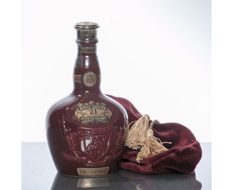 ROYAL SALUTE 21 YEARS OLD - RUBY
Blended Scotch Whisky. 70cl, 40% volume, in ruby porcelain flagon and velvet pouch. 
