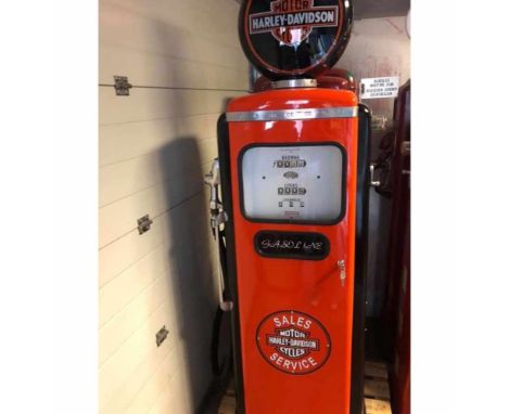 Tokheim P300 Harley-Davidson Gas Pump - Dutch Size 190cm highOriginal Dutch Gas Pump by Tokheim. Restored as a Harley-Davidso