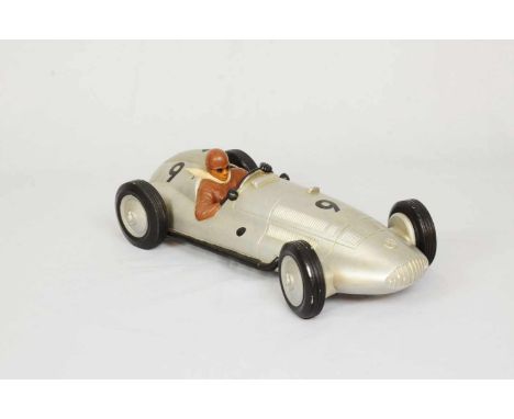 Ceramic 1938 Mercedes statue by ApparenceCeramic statue of Mercedes Type W154- Annee 1938. Has light damage on front grille a