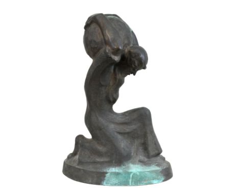 Deutscher Bildhauer des Expressionismus, Bronze-Skulptur Atlas um 1920, H 47,5 cm, Sockelmaß 33,5 x 19 cm, Gewicht 19,4 kg, O