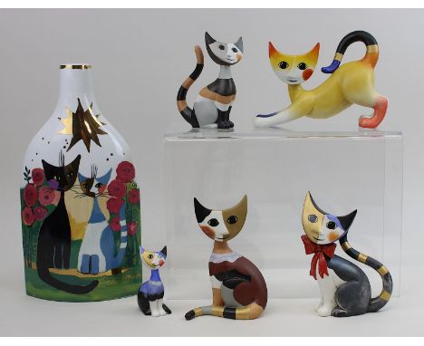 5 Katzenfiguren u. eine Vase, Goebel, Bad Staffelstein Mitte 20. Jh., Entwurf Rosina Wachtmeister, Biskuitporzellan, polychro