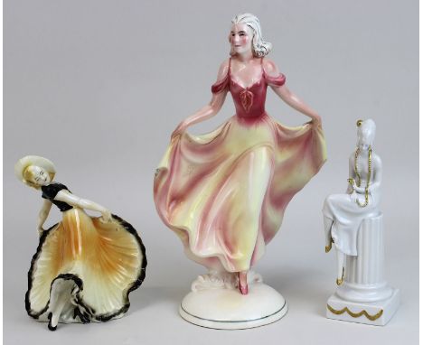 Drei Frauenfiguren, davon eine Tänzerin aus Keramik und eine Porzellanfigur von Hertwig &amp; Co., Katzhütte Thüringen, Tänze