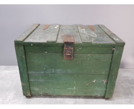 VINTAGE WOODEN CHEST WITH TWIN HANDLES 47CM BY 34CM BY 35CM