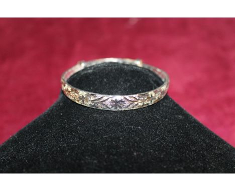 A stamped 925 bangle 