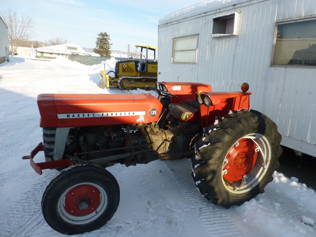 Massey-Ferguson 135 tractor, gas, 4-cylinder, 2,452 hours(unverified) 6 ...