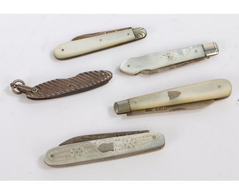 Four silver bladed mother of pearl handled fruit knives, Sheffield, various dates and makers, silver handled penknife (5)