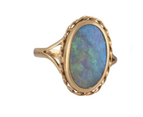 AN OPAL DRESS RING, mounted in 18 carat gold, ring size S½