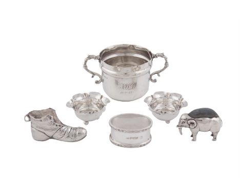 A COLLECTION OF SILVER ITEMS, comprising: A two handled porringer, Birmingham 1911, mark of S W Smith & Co, with applied 's' 