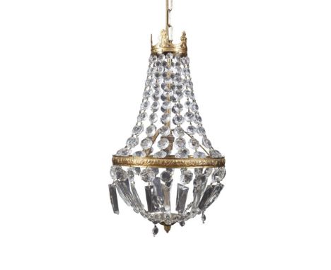 ***PLEASE NOTE IMAGE IN PRINTED CATALOGUE REFERS TO LOT 313, CORRECT IMAGE ON PAGE 102 OR SEE WEBSITE***A SMALL CUT CRYSTAL B