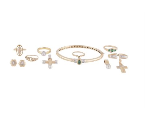 A COLLECTION OF JEWELLERY INCLUDING: - Two 9 carat gold rings, ring size J & L;- A single stone ring mounted in 14 carat gold