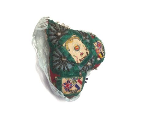 A FIRST WORLD WAR SWEETHEART CUSHION, Worcestershire Regiment