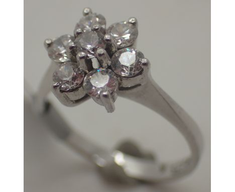 925 silver stone set daisy cluster ring, size K