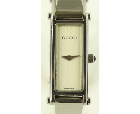 A lady's Gucci 1500L quartz bangle wristwatch, stainless steel case, serial no. 0613522, case width 12mm, working order.
