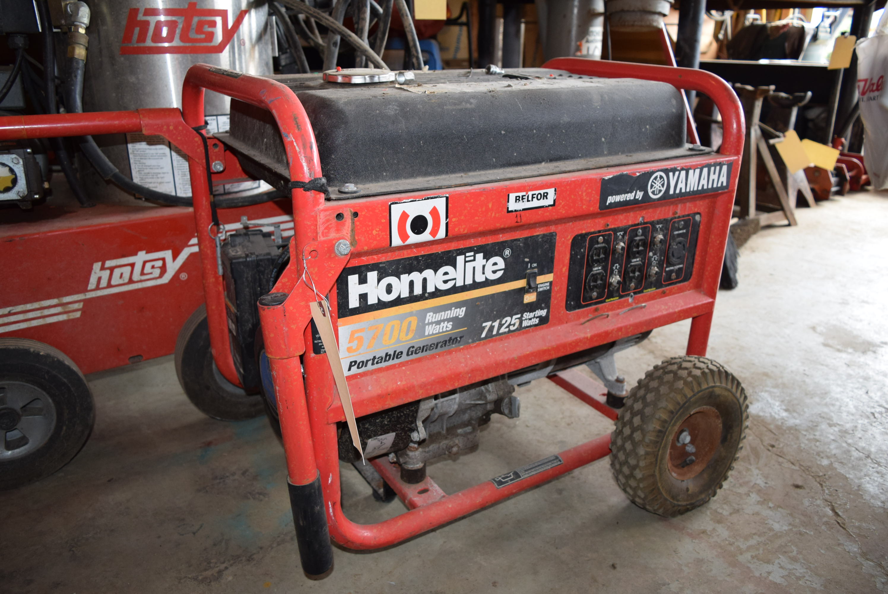 HOMELITE 5700 WATT GAS POWERED PORTABLE GENERATOR