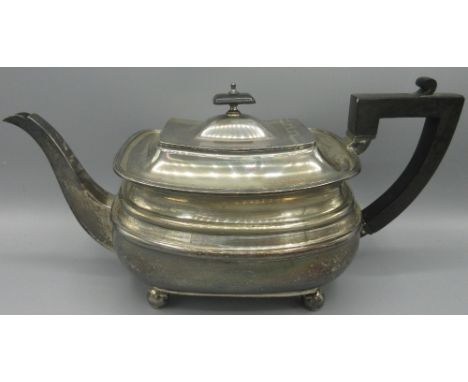 George V silver teapot with ebonised handle and finial by James Dixon &amp; Sons Ltd, Sheffield, 1918, 23.4ozt 