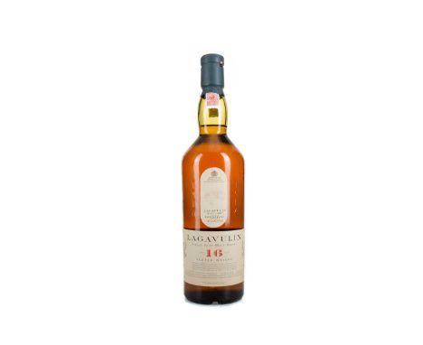 LAGAVULIN 16 YEAR OLD WHITE HORSESingle malt.The Islay distillery of Lagavulin first gained notoriety in 1862 when it was acq