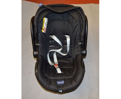 POLICE > CHICCO baby car seat [VAT ON HAMMER PRICE] [NO RESERVE]