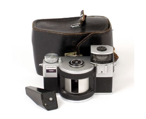 Russian Horizont 35mm Panoramic Camera. #7009199 (condition 5F) with handle and case.